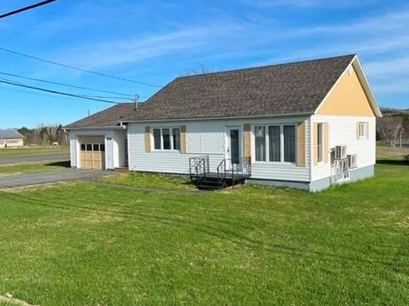 1120 Des Pionniers Ave, Balmoral, NB E8E 2X3