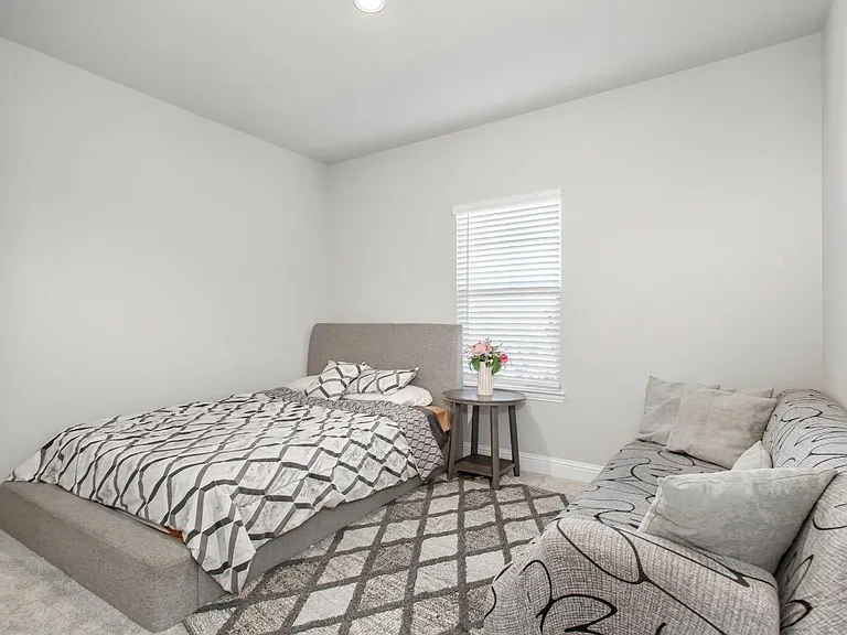 2437 Pinnacle Pl — Photo 6