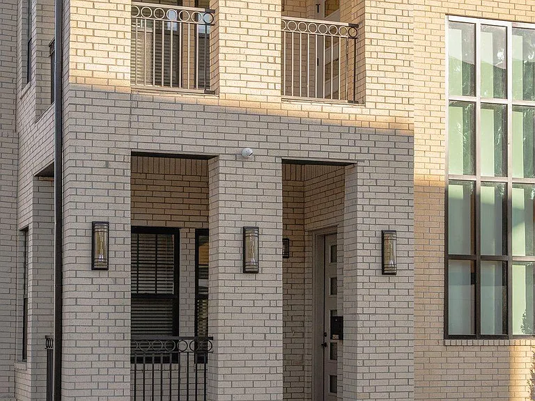 2506 N Douglas Ave — Photo 52