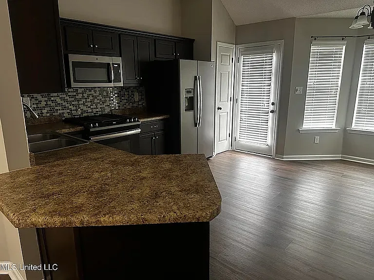 7927 Ridgedale Dr — Photo 7