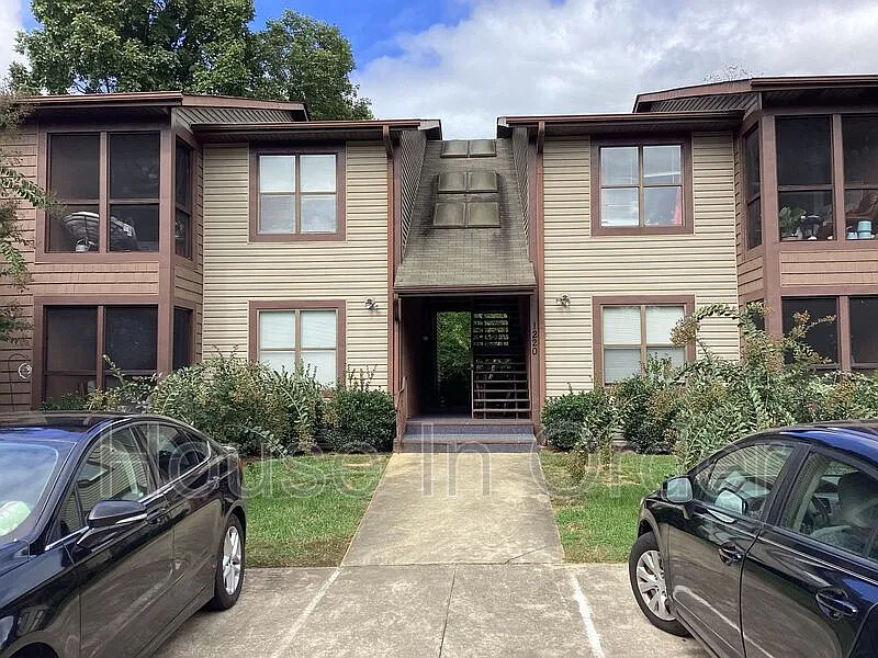 2 bed, 2.0 bath, $1,250 — Photo 2