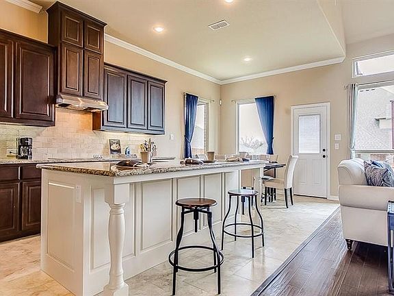 Home images & Floor Plans are for illustration purposes only & may vary from actual home