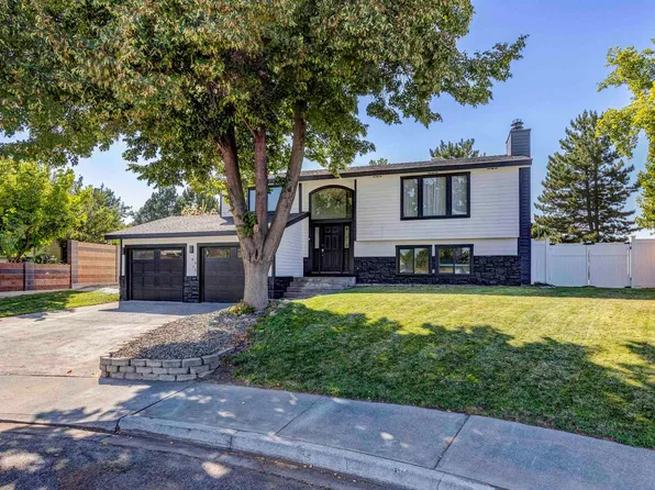 8415 W Entiat Pl, Kennewick, WA 99336