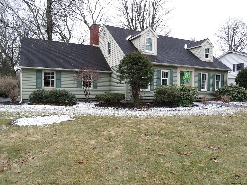 1st image of 15 Maplewood Dr