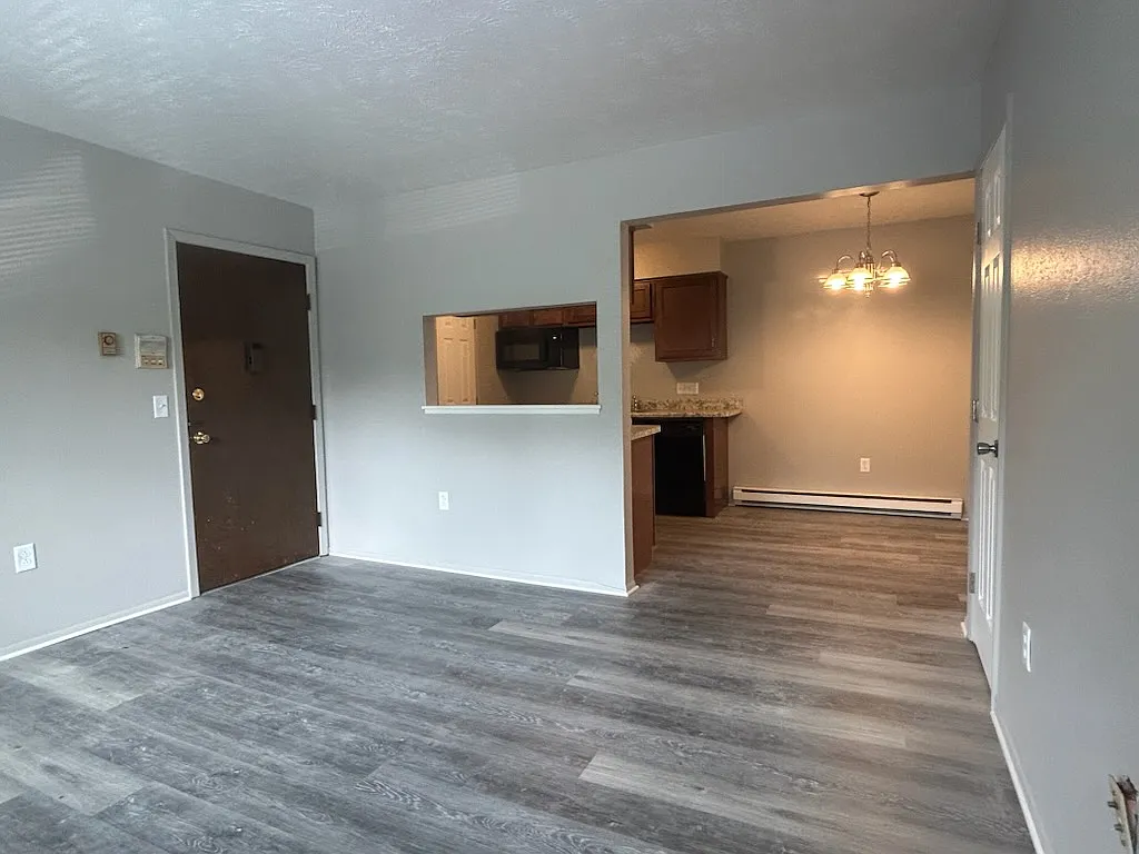 2 bed, $825 — Photo 3