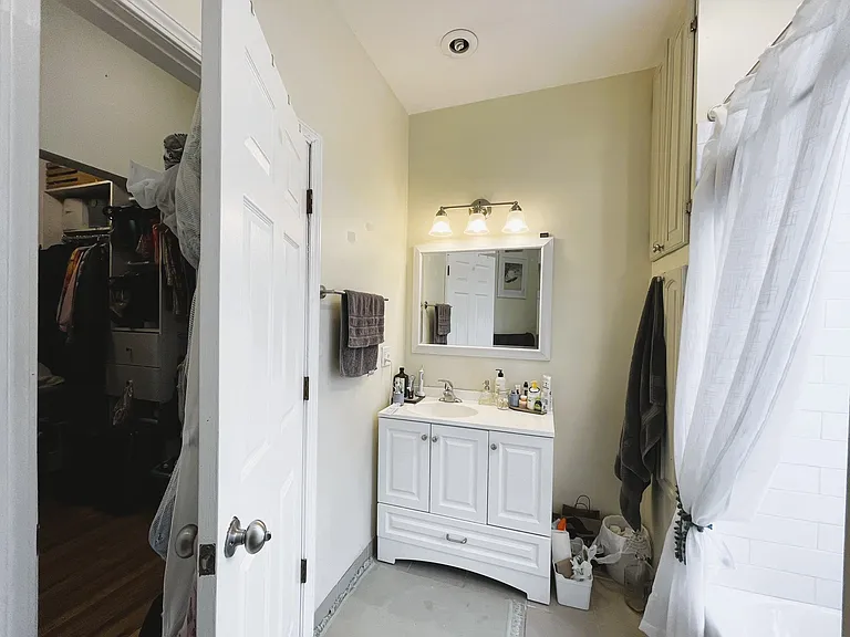 2032 W Homer St #2F — Photo 35