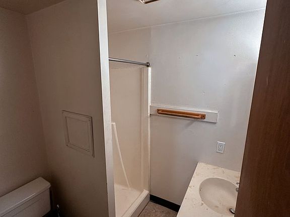 4th image of 202 E Chapline St Unit 3