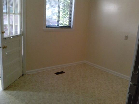 Dining Area/Eat-In Kitchen