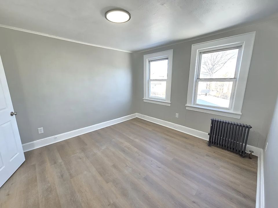2nd image of 186 Scheerer Ave #6C
