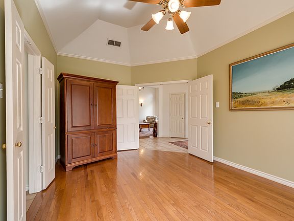 4th image of 1002 County Road 557