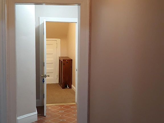 2nd image of 105 Waring Pl Floor 3