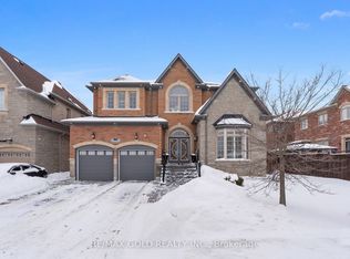 19 Portside Cres, Brampton, ON L6R 3P3