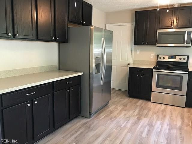 1st image of 3608 Foxhaven Dr