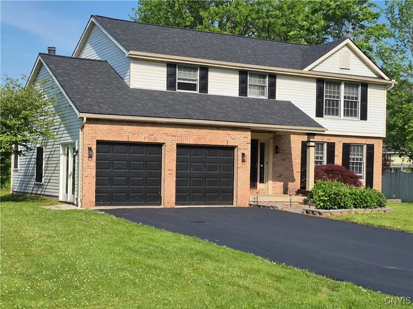 8501 Snowshoe Trl, Cicero, NY 13039