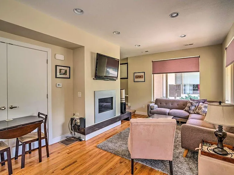 2154 Decatur St — Photo 8
