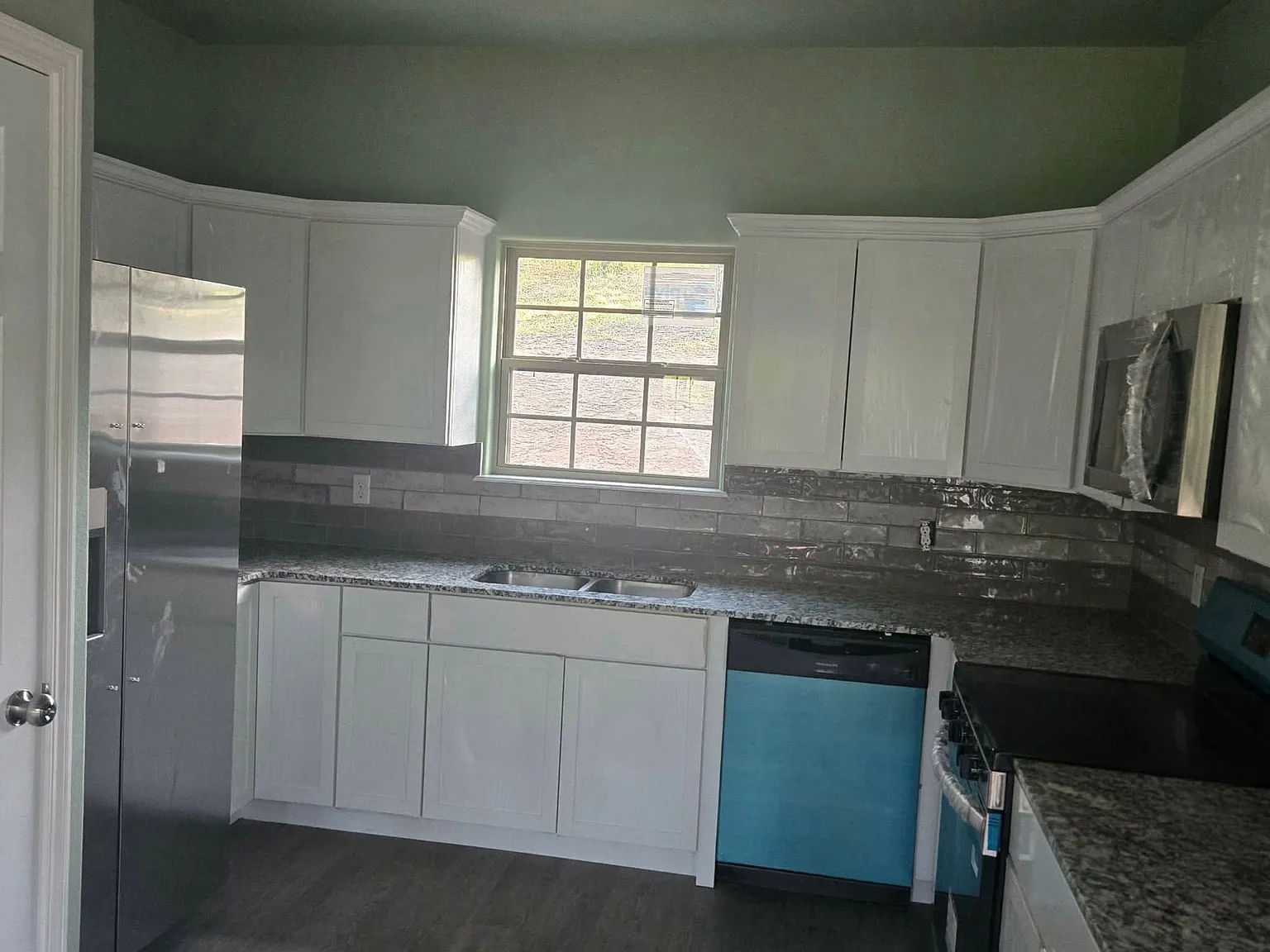 2 bed, 840 sqft, $1,200 — Photo 1