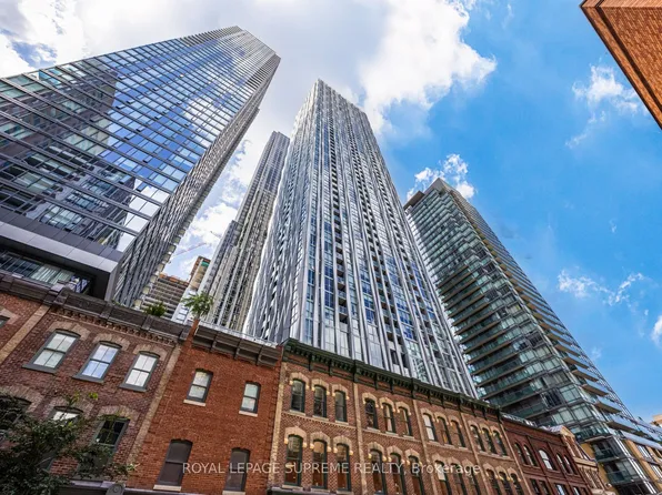 1 Yorkville Ave, Toronto, ON