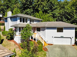 17702 Baywatch Ct NE, Poulsbo, WA 98370