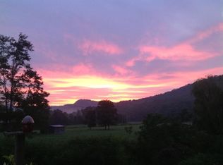 821 Pecks Creek Rd, Stanton, KY 40380