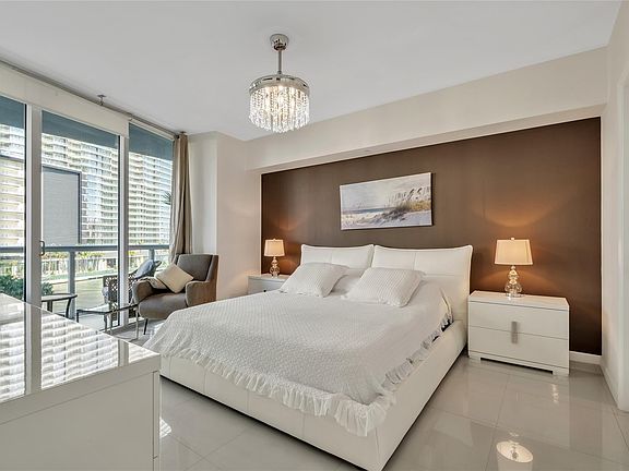 4th image of 475 Brickell Ave APT 512