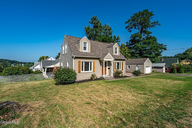 5th image of 252 Summit Avenue