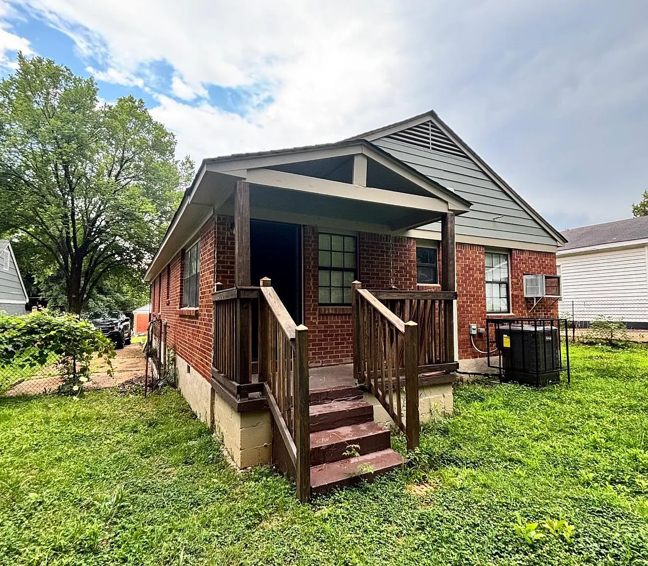 3 bed, 2.0 bath, 1215 sqft, $1,330 — Photo 3