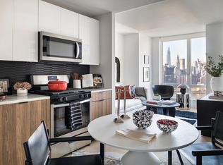 5627 2nd St APT 3314, Long Island City, NY 11101