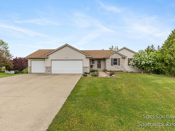 2nd image of 4231 Vista Dr