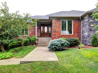 9606 Farmstead Ln, Louisville, KY 40291