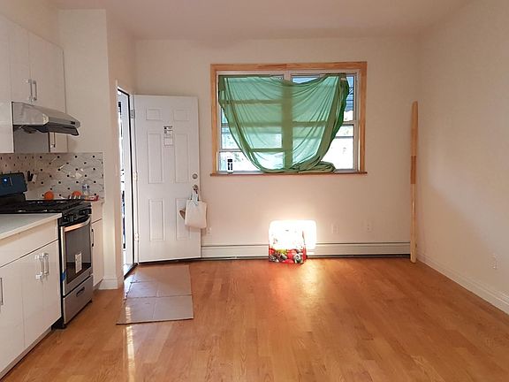 3rd image of 2168 E 24th St #2