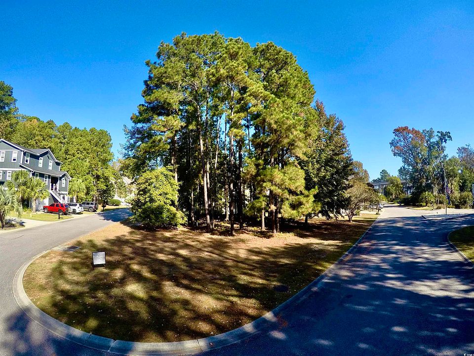 1st image of 135 Harbor Oaks Dr.