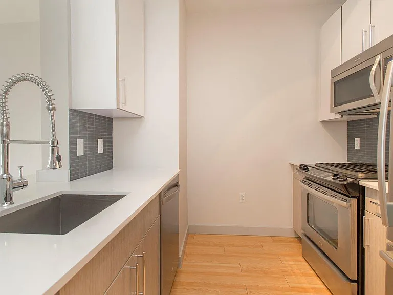 West Square Apartments — Photo 46