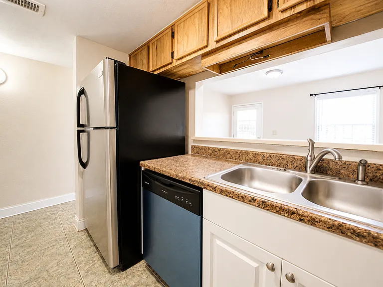 7126 Waterside Dr — Photo 14