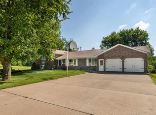 7121 Pine Rd, East Dubuque, IL 61025