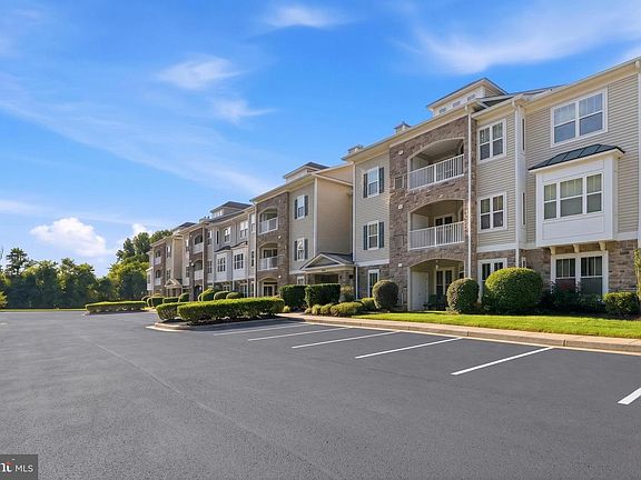 2nd image of 307 Wyndham Cir Unit H