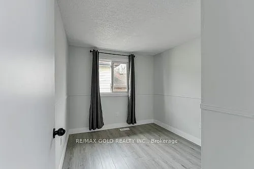 83 Speight Cres — Photo 7