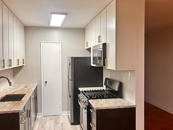 2nd image of 2601 Pennsylvania Ave APT 1041