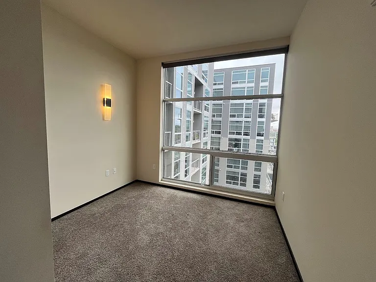 Galaxie High Rise Apartments — Photo 75