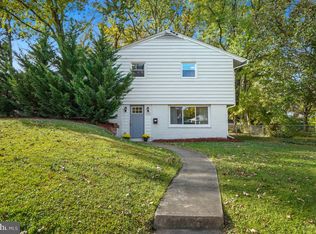 1120 Anderson St, Alexandria, VA 22312