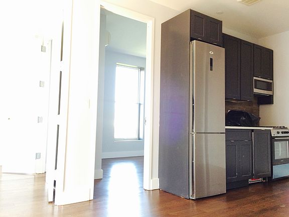 5th image of 131 Tompkins Ave #7G