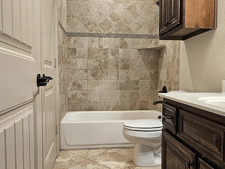 944 Lake Meadow Ln — Photo 21