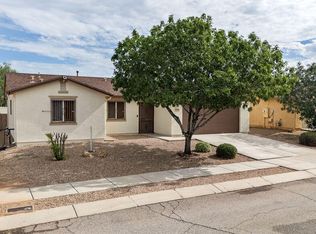 8350 W Razorbill Dr, Tucson, AZ 85757
