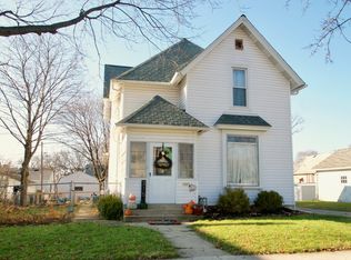 315 E 1st St, East dundee, IL 60118