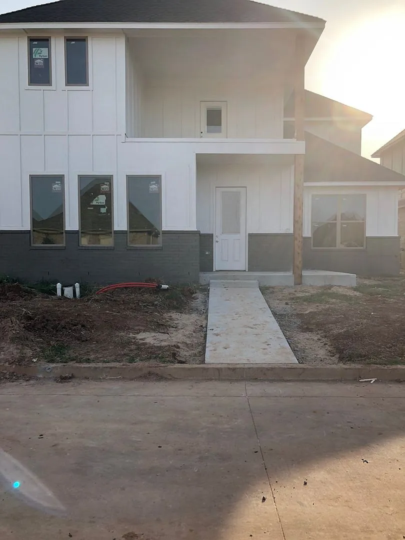 Beautiful 4 bed 3.5 bath home with a game room in The Enclave! — Photo 1