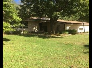 1240 Salter Dr, Waukesha, WI 53186