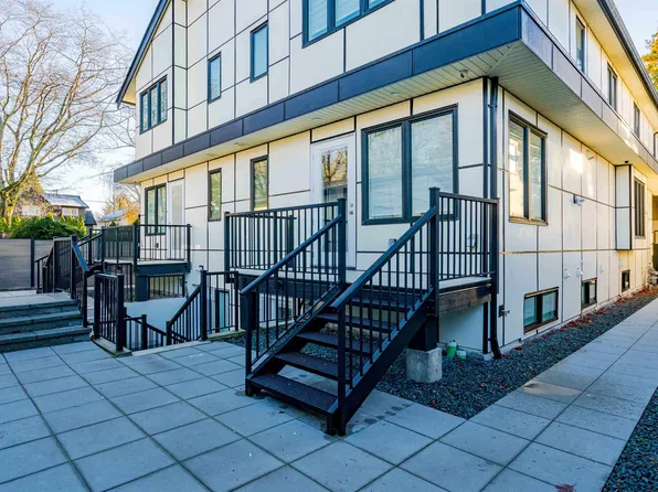 3323 W 37th Ave #2, Vancouver, BC V6N 2T2