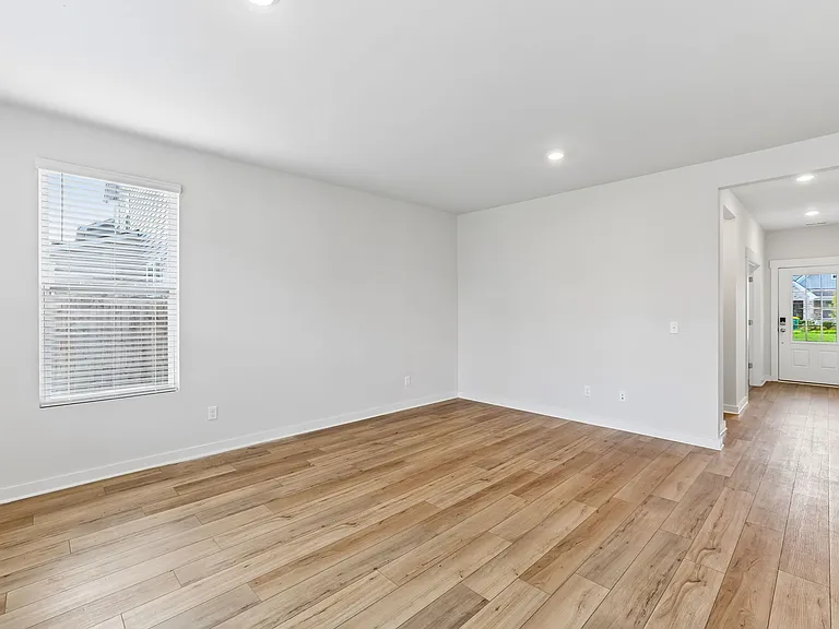 1615 Medinah Ln — Photo 11