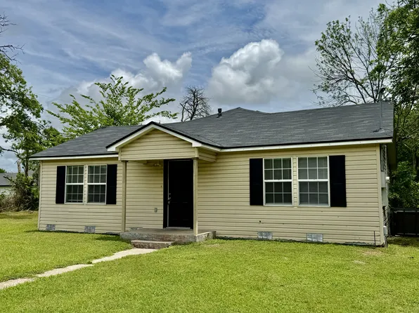 1009 Victoria St, Waco, TX 76705