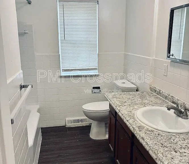 Riviera Manor — Photo 24