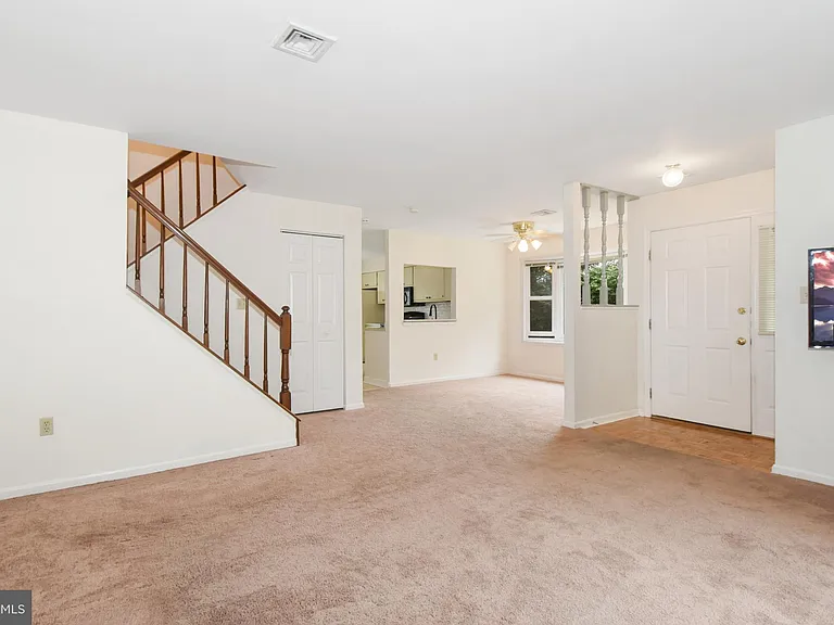 307 Jonathan Ct — Photo 10